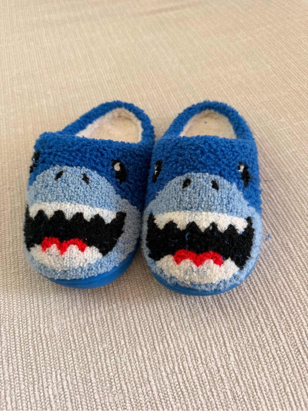 Living Royal Blue Shark Fuzzy Slip-On Kids Slippers 9-12T (little kid size)